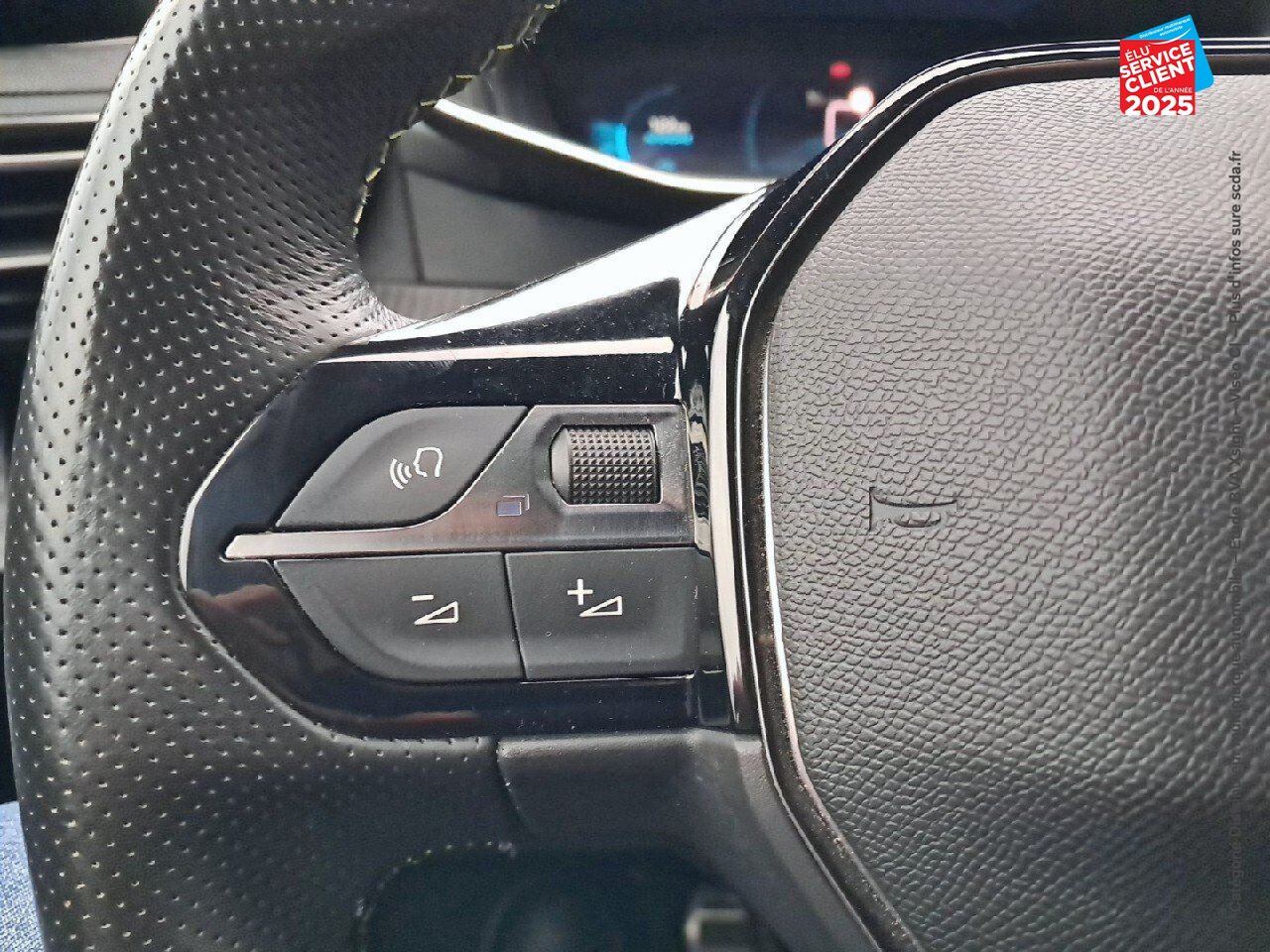 Véhicule d'occasion PEUGEOT 2008 E-136CH GT LINE chez Peugeot Charleville