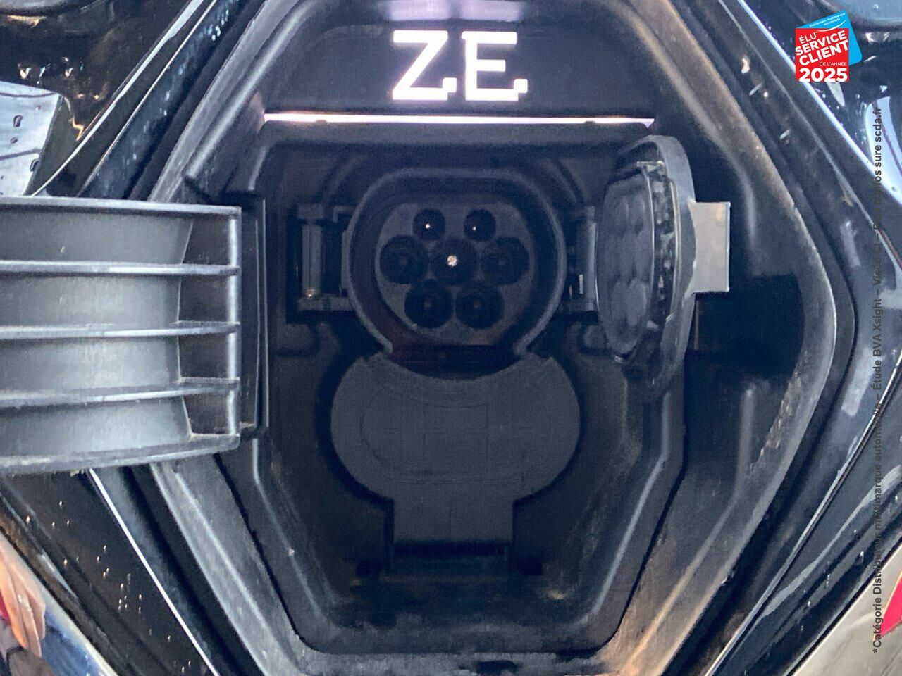 Véhicule d'occasion RENAULT ZOE INTENS CHARGE NORMALE R135 - 20 GPS CAMERA chez Hyundai Chalons