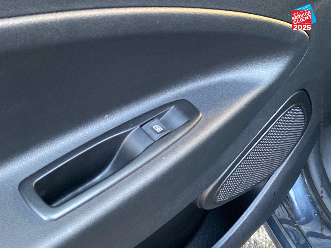 Véhicule d'occasion RENAULT ZOE INTENS CHARGE NORMALE R135 - 20 GPS CAMERA chez Hyundai Chalons
