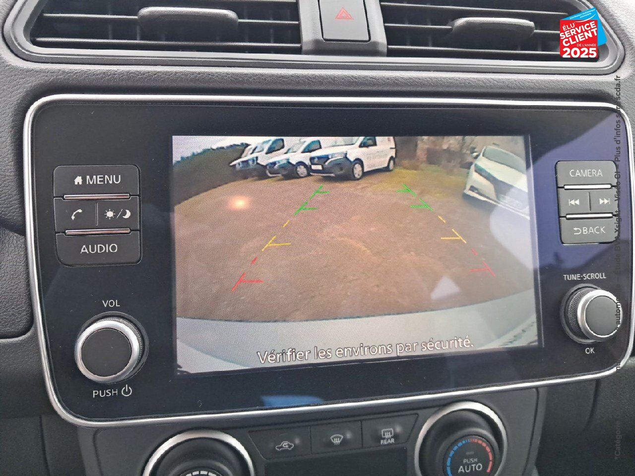 Véhicule d'occasion NISSAN LEAF 150CH 40KWH N-CONNECTA 21 chez Opel Verdun