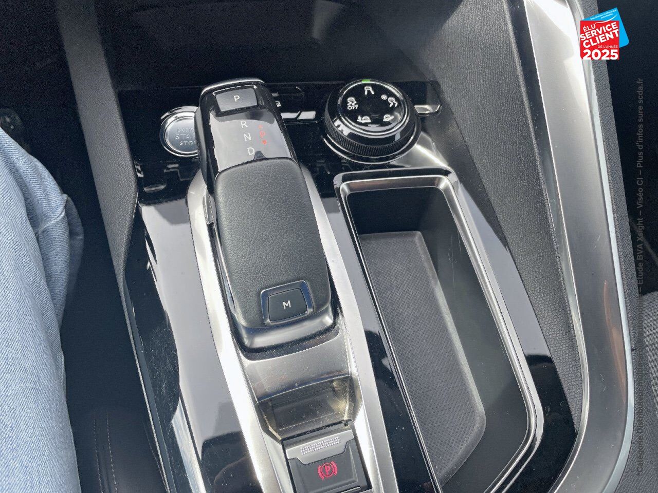 Véhicule d'occasion PEUGEOT 3008 1.2 PURETECH 130CH ALLURE SS EAT6 chez Peugeot Hirson