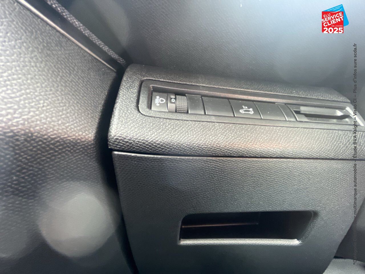 Véhicule d'occasion PEUGEOT 3008 1.2 PURETECH 130CH ALLURE SS EAT6 chez Peugeot Hirson