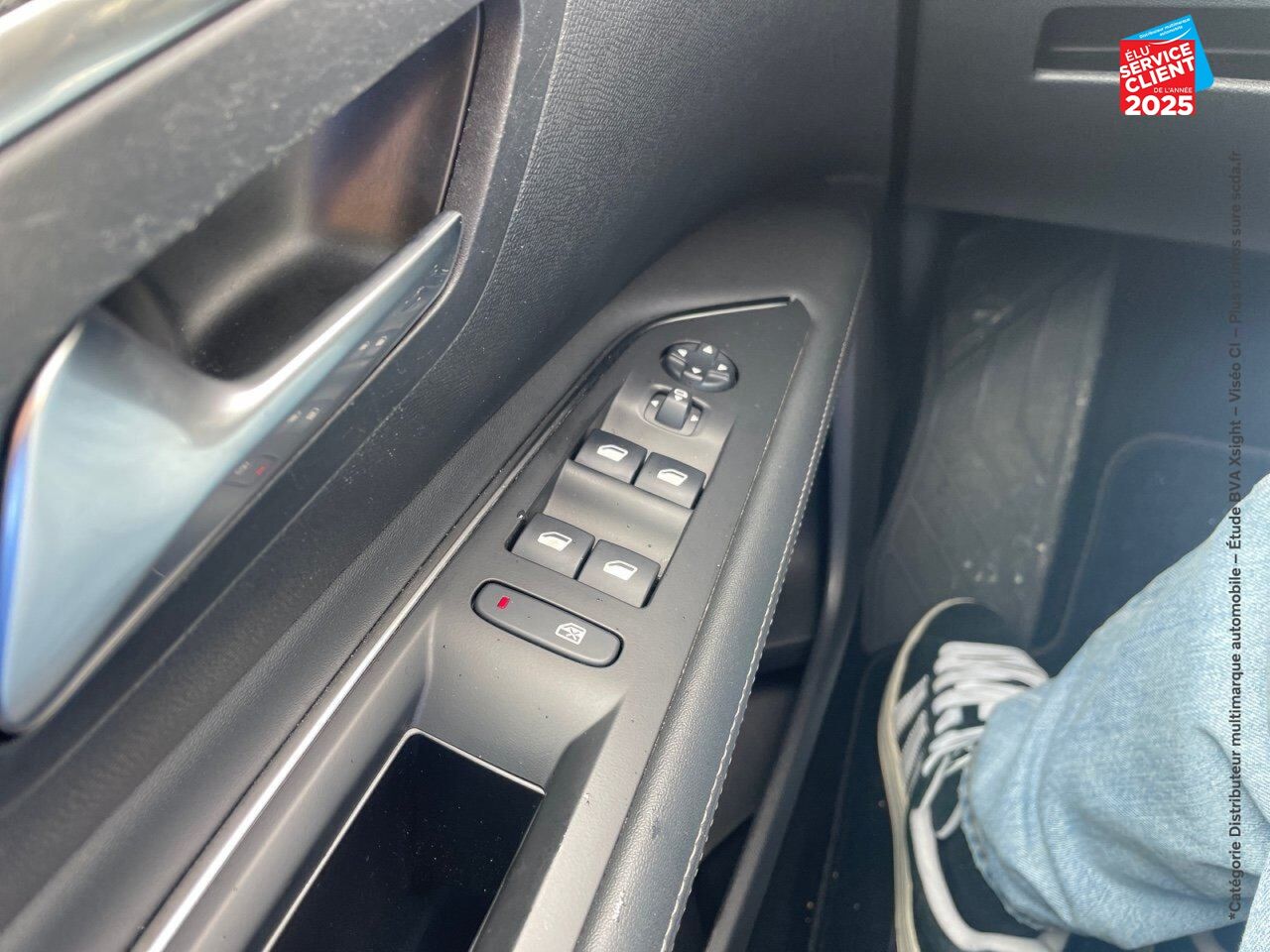 Véhicule d'occasion PEUGEOT 3008 1.2 PURETECH 130CH ALLURE SS EAT6 chez Peugeot Hirson