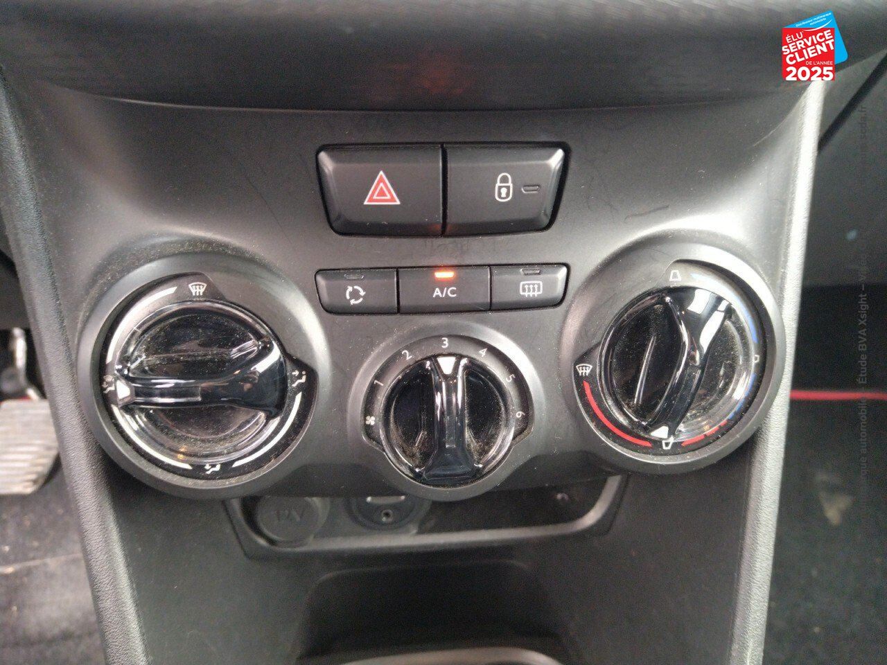 Véhicule d'occasion PEUGEOT 208 1.2 PURETECH 82CH STYLE 5P chez Renault Saint-Louis