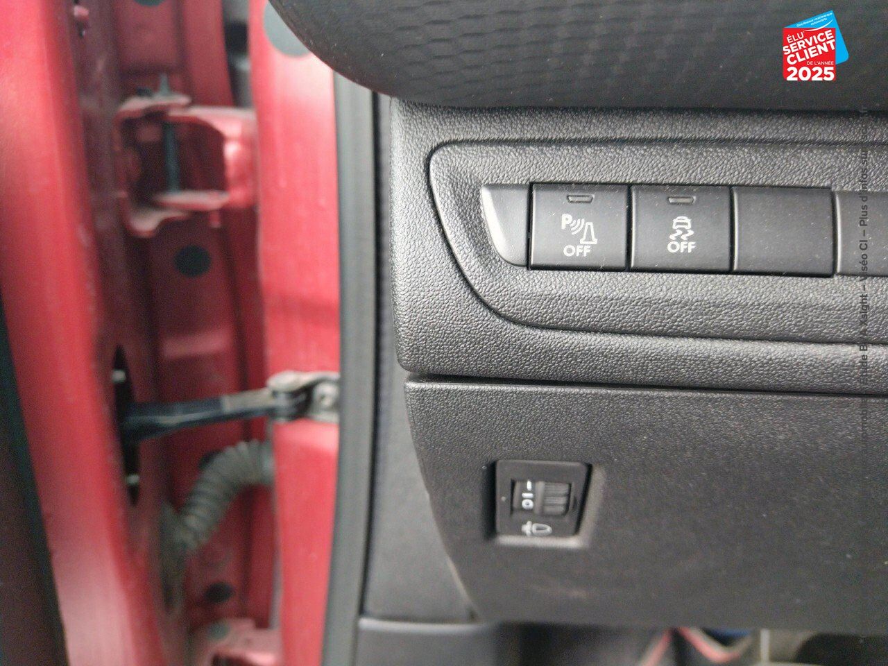 Véhicule d'occasion PEUGEOT 208 1.2 PURETECH 82CH STYLE 5P chez Renault Saint-Louis