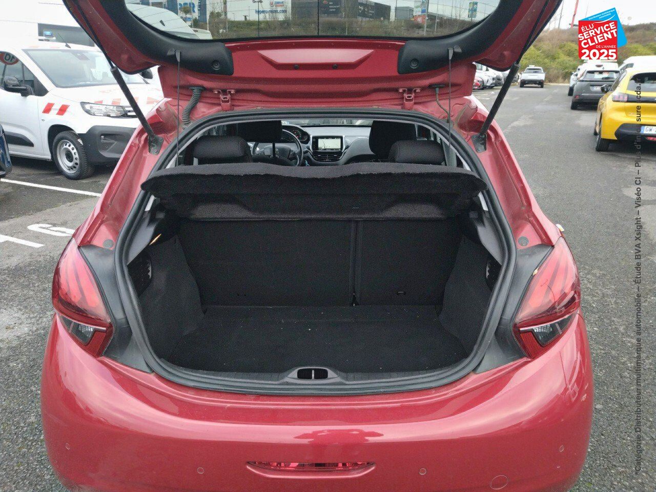 Véhicule d'occasion PEUGEOT 208 1.2 PURETECH 82CH STYLE 5P chez Renault Saint-Louis