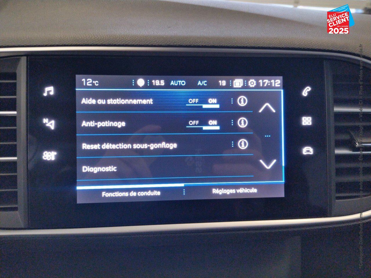 Véhicule d'occasion PEUGEOT 308 1.2 PURETECH 110CH SS STYLE chez Renault Saint-Louis