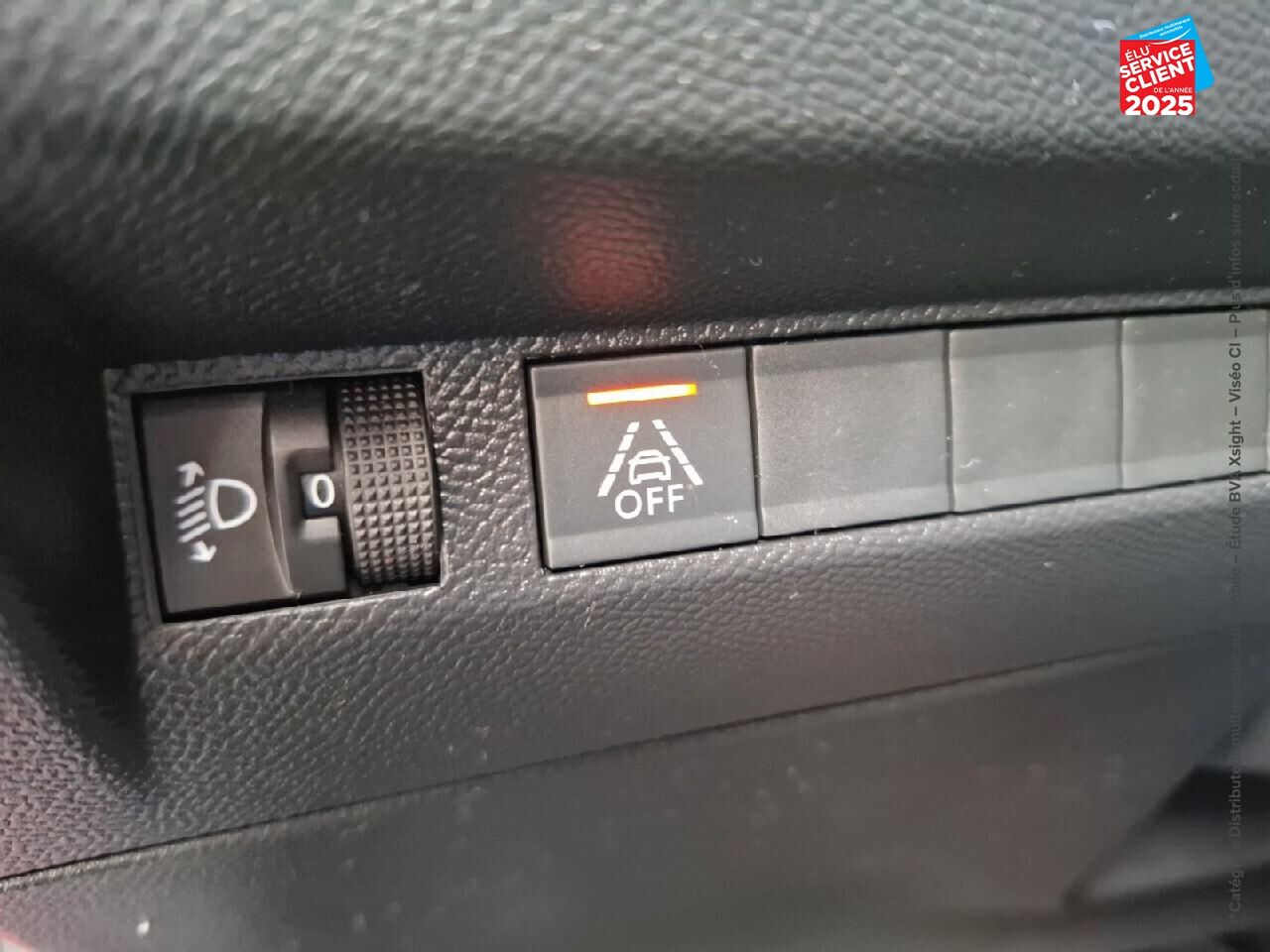 Véhicule d'occasion PEUGEOT 208 E-208 136 CH STYLE chez Renault Saint-Louis