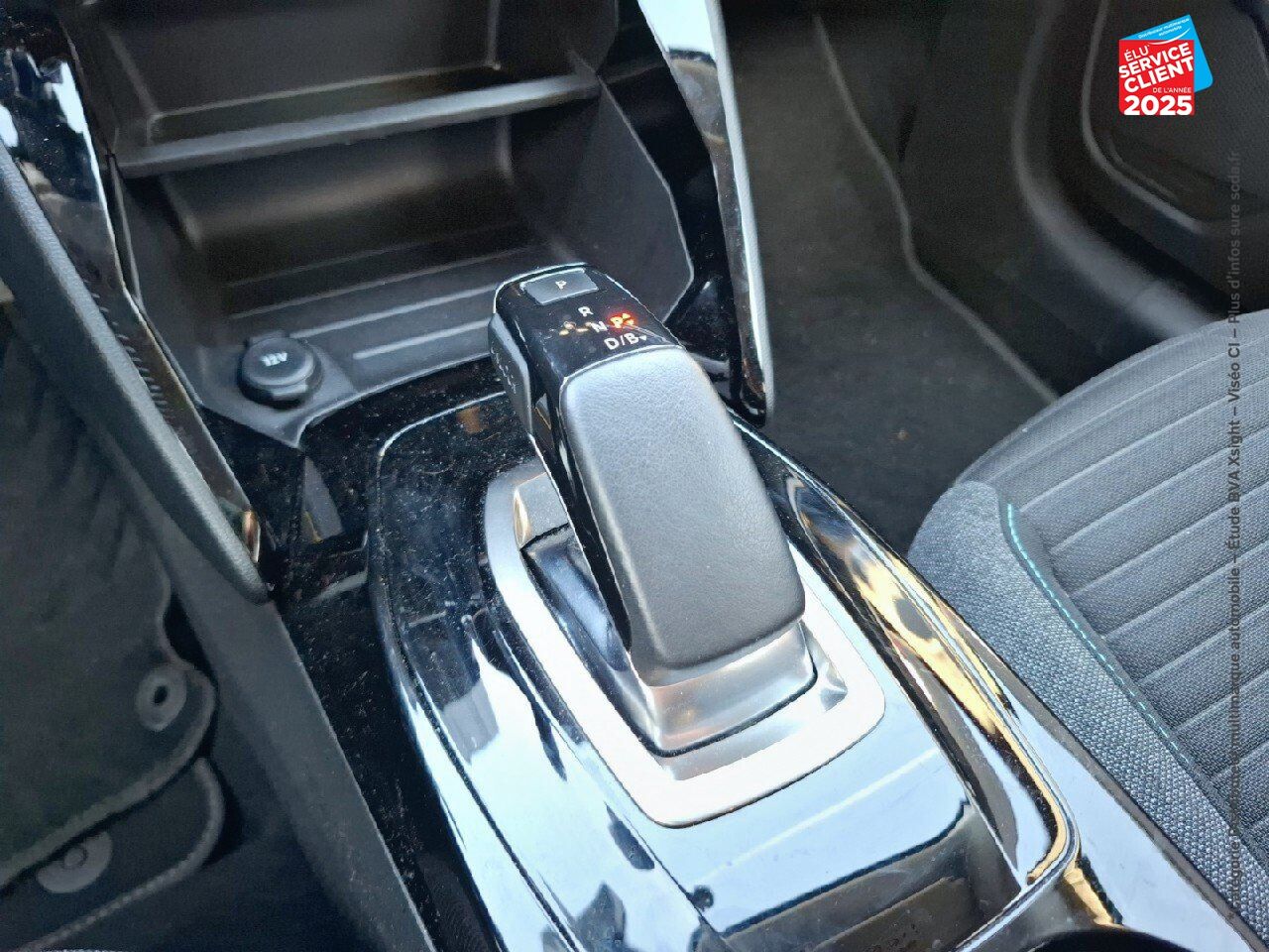 Véhicule d'occasion PEUGEOT 208 E-208 136 CH STYLE chez Renault Saint-Louis