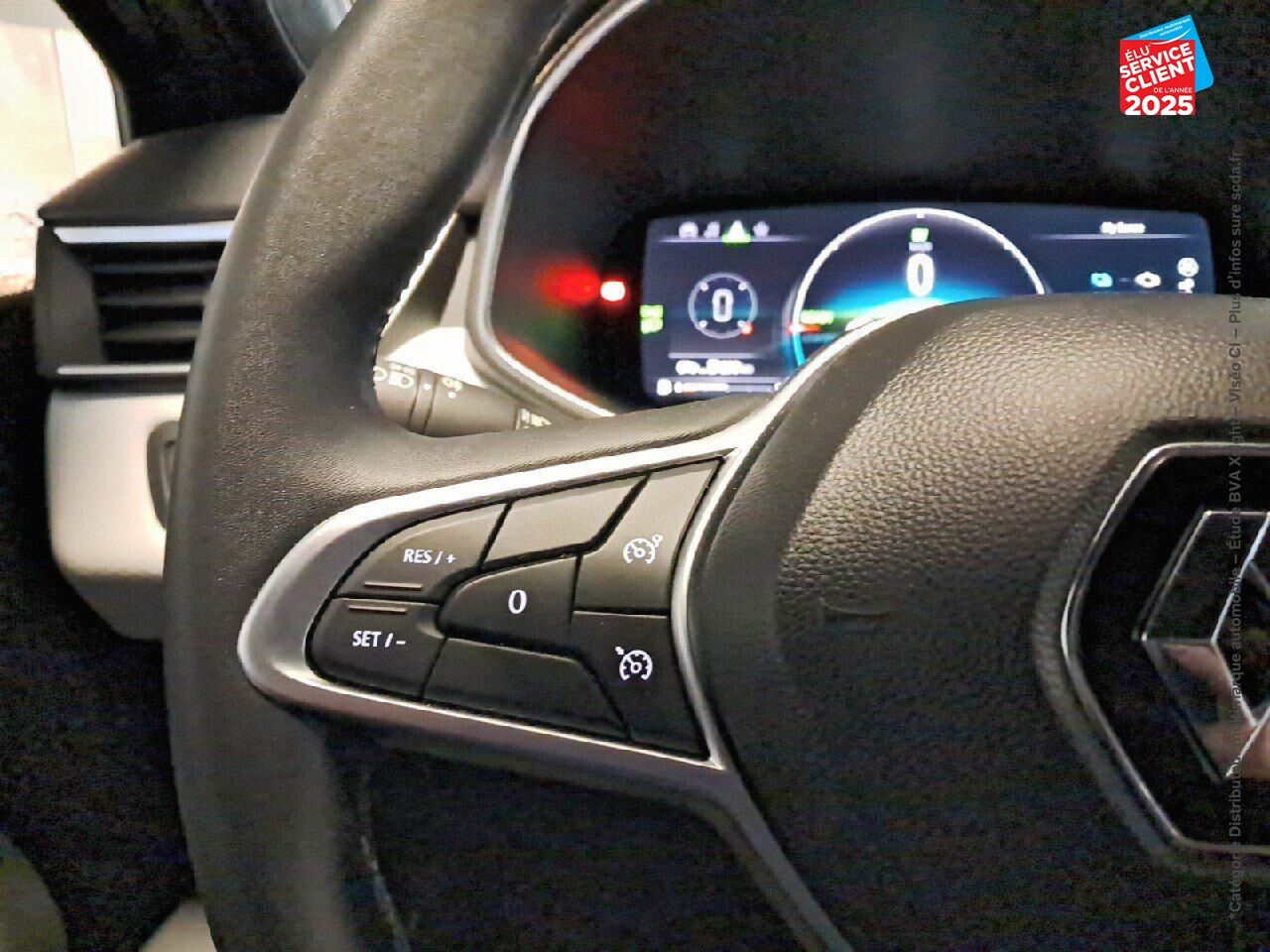 Véhicule d'occasion RENAULT CLIO 1.6 E-TECH HYBRIDE 145CH TECHNO chez Hyundai Chalons