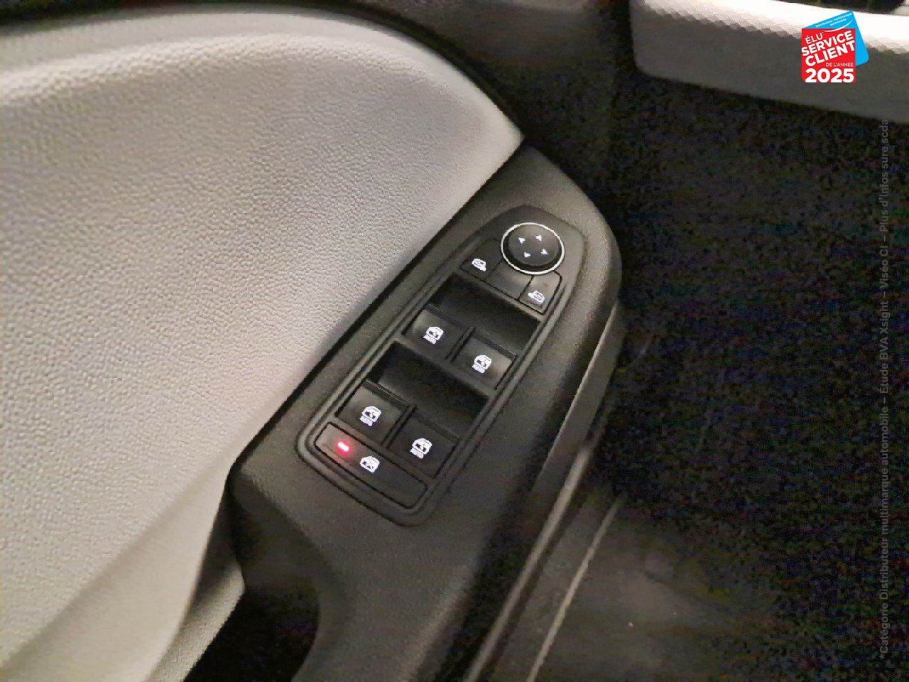 Véhicule d'occasion RENAULT CLIO 1.6 E-TECH HYBRIDE 145CH TECHNO chez Hyundai Chalons
