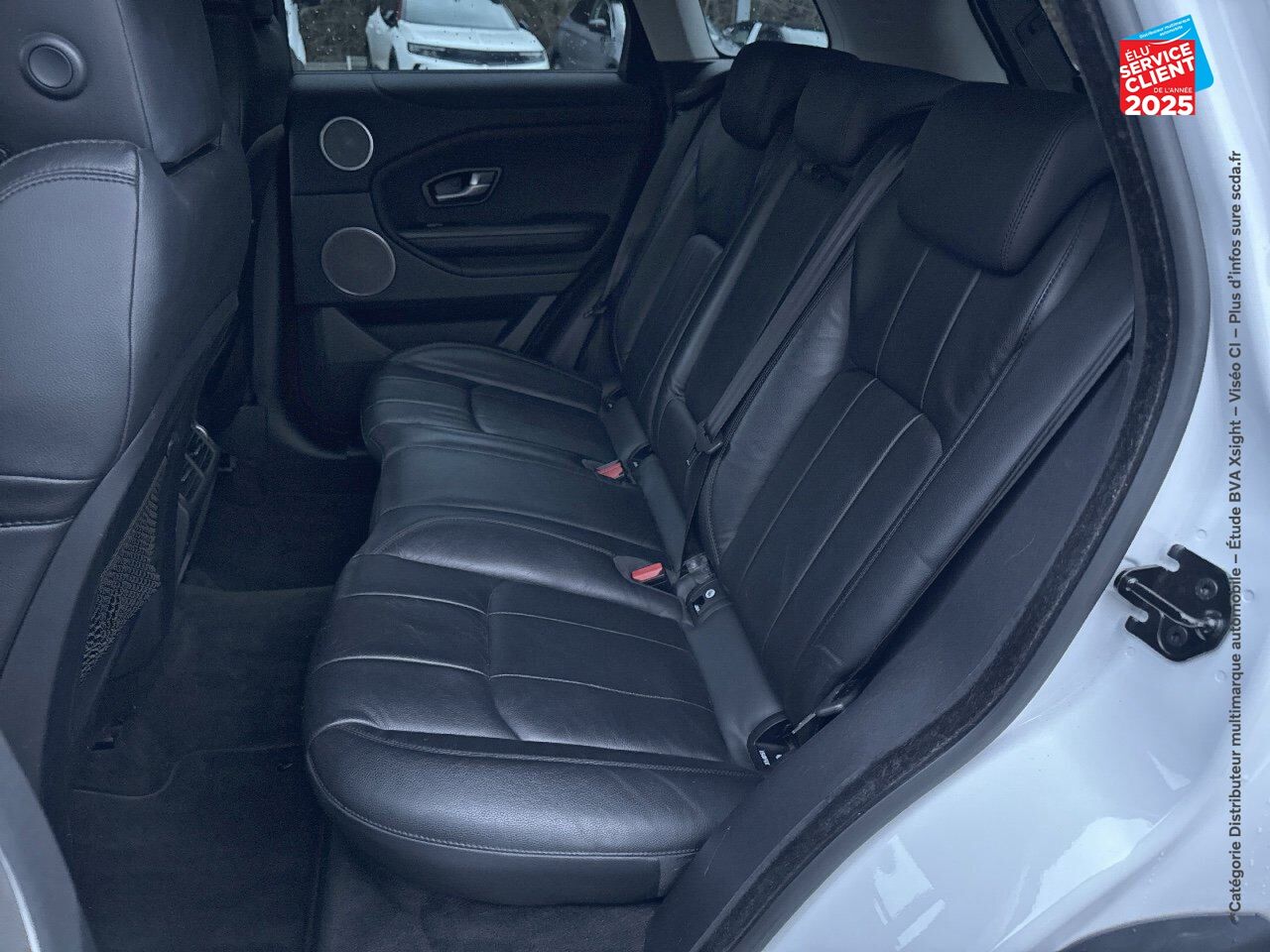 Véhicule d'occasion LAND-ROVER RANGE ROVER EVOQUE 2.0 TD4 150 SE 4X4 BVA MARK VI SIEGES CHAUF/CUIR GPS CAMERA ATTELAGE chez Volvo Epernay