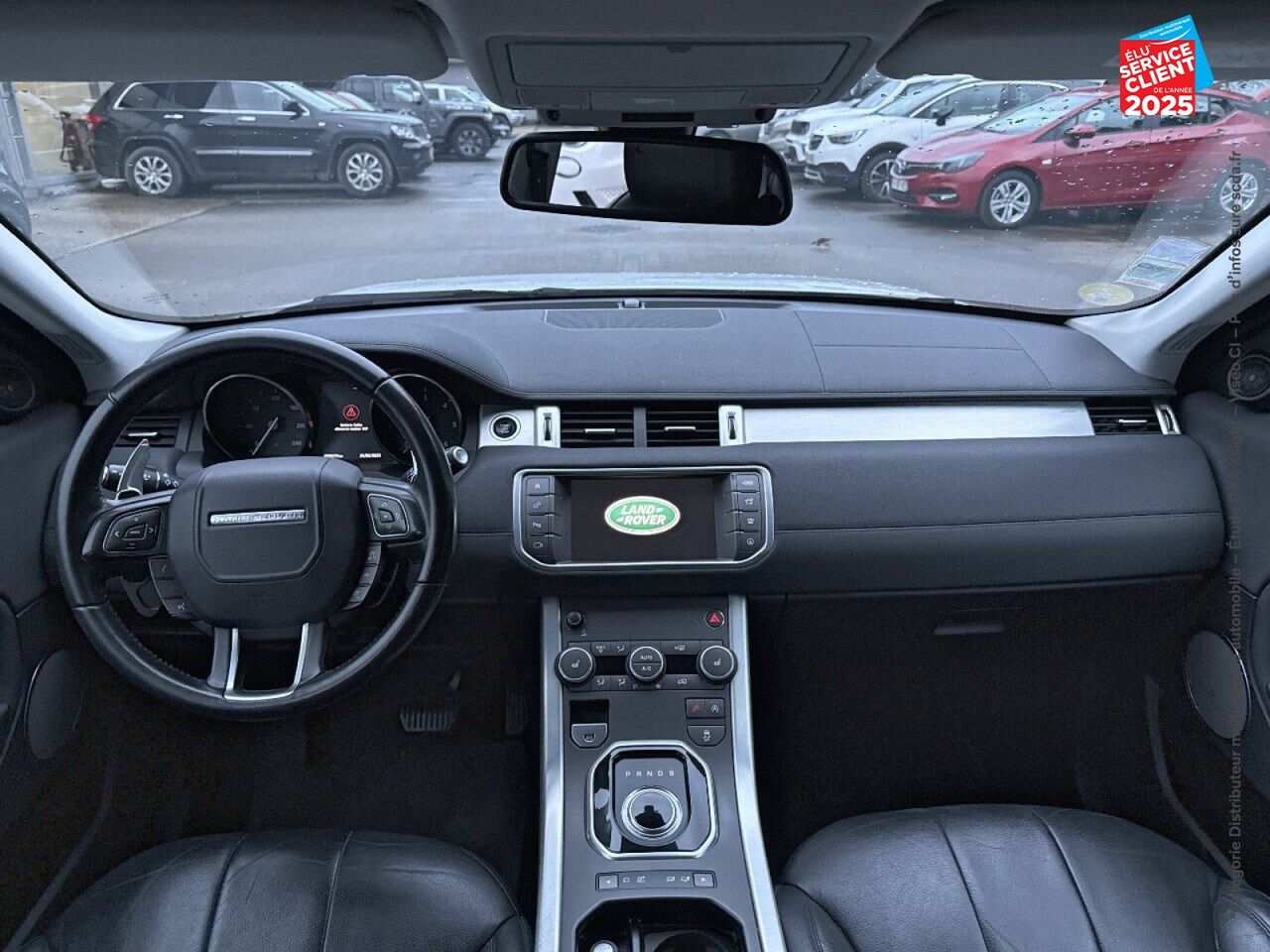 Véhicule d'occasion LAND-ROVER RANGE ROVER EVOQUE 2.0 TD4 150 SE 4X4 BVA MARK VI SIEGES CHAUF/CUIR GPS CAMERA ATTELAGE chez Volvo Epernay