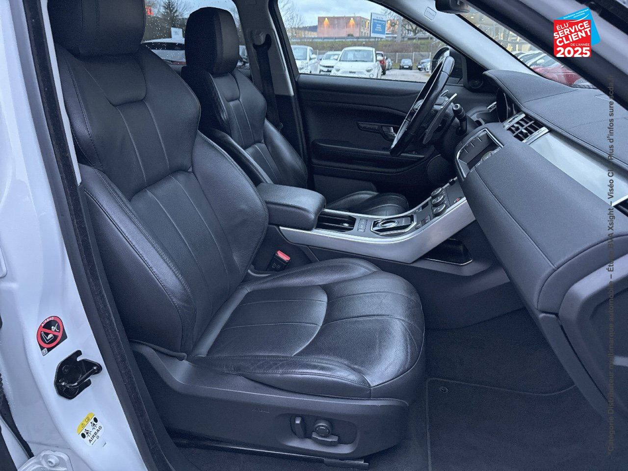 Véhicule d'occasion LAND-ROVER RANGE ROVER EVOQUE 2.0 TD4 150 SE 4X4 BVA MARK VI SIEGES CHAUF/CUIR GPS CAMERA ATTELAGE chez Volvo Epernay