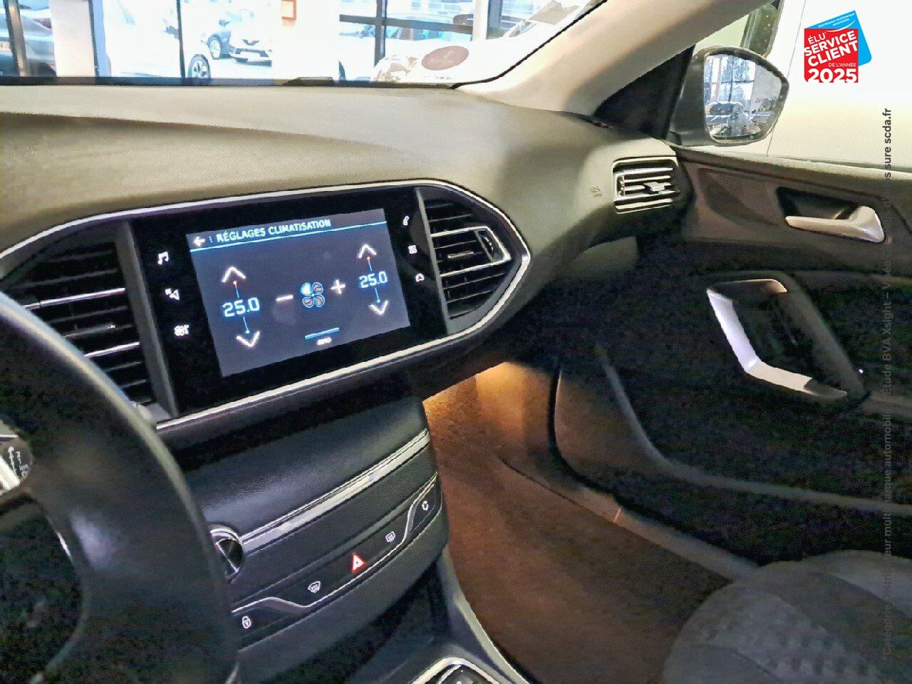 Véhicule d'occasion PEUGEOT 308 1.2 PURETECH 130CH S/S ROADTRIP EAT8 GPS CAMERA CARPLAY chez Opel Thionville