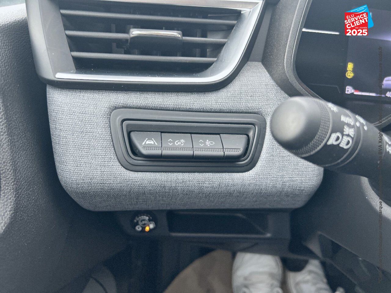 Véhicule d'occasion RENAULT CLIO 1.0 TCE 100CH EVOLUTION GPL chez Fiat Besançon