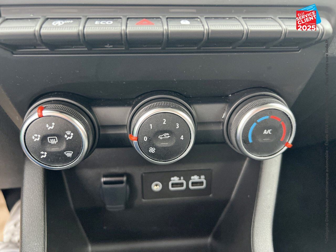 Véhicule d'occasion RENAULT CLIO 1.0 TCE 100CH EVOLUTION GPL chez Fiat Besançon