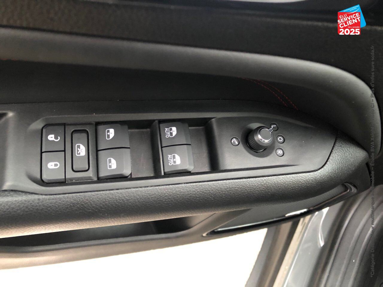 Véhicule d'occasion JEEP COMPASS 1.3 TURBO T4 240CH PHEV 4XE TRAILHAWK AT6 EAWD GPS CARPLAY chez Hyundai Chalons