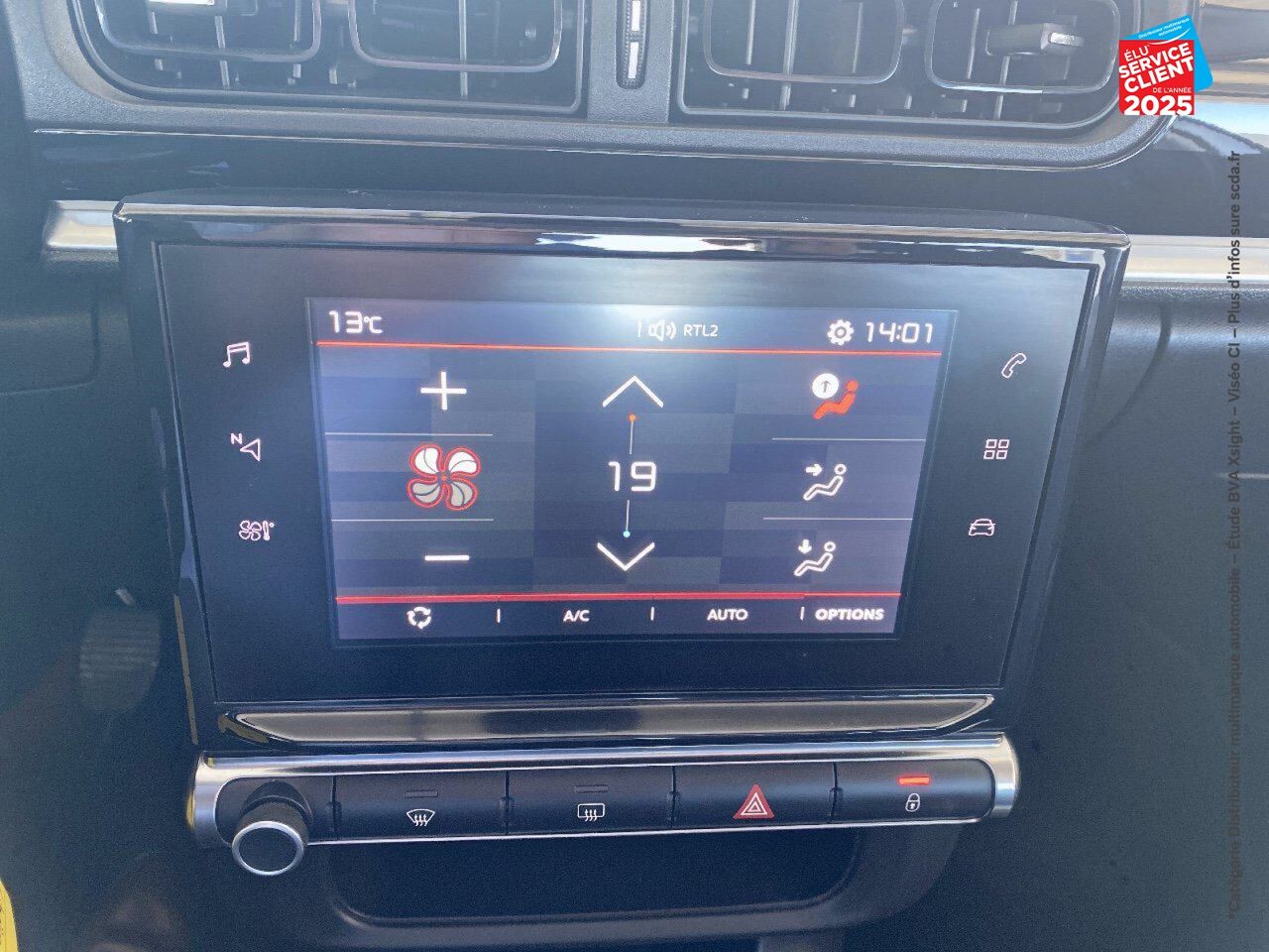 Véhicule d'occasion CITROEN C3 PURETECH 82CH GRAPHIC SS E6.D-TEMP chez Opel Verdun