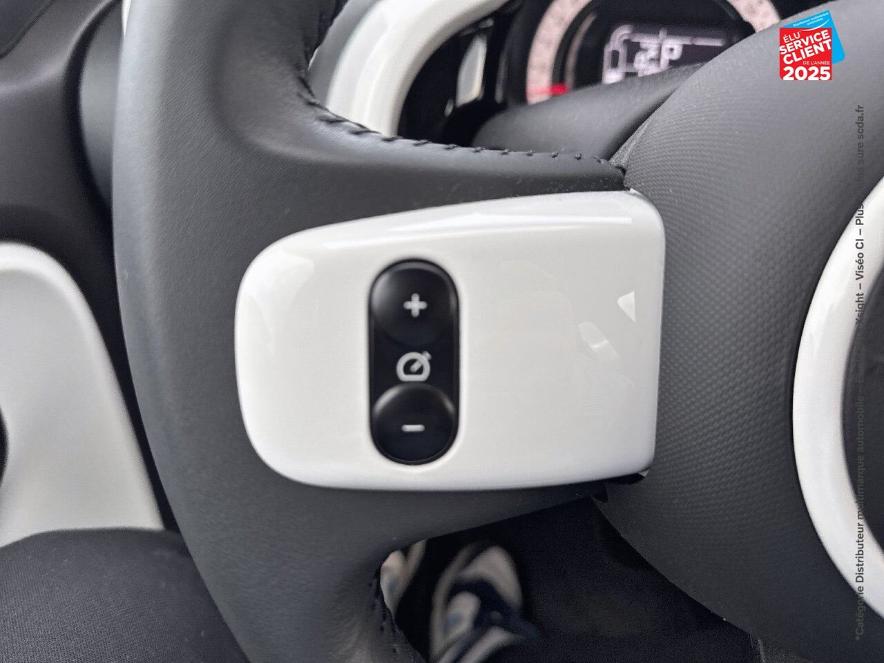 Véhicule d'occasion RENAULT TWINGO E-TECH ELECTRIC INTENS R80 ACHAT INTEGRAL - 21 GPS CAMERA chez Renault Colmar