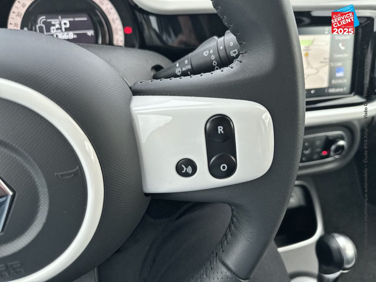 Véhicule d'occasion RENAULT TWINGO E-TECH ELECTRIC INTENS R80 ACHAT INTEGRAL - 21 GPS CAMERA chez Renault Colmar