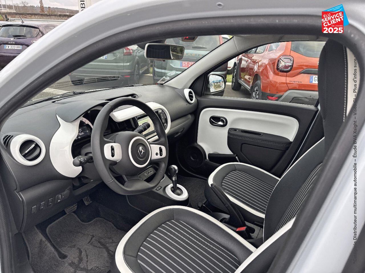 Véhicule d'occasion RENAULT TWINGO E-TECH ELECTRIC INTENS R80 ACHAT INTEGRAL - 21 GPS CAMERA chez Renault Colmar