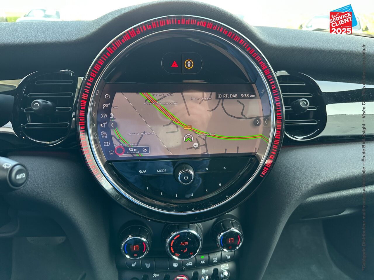 Véhicule d'occasion MINI MINI COOPER 136CH EDITION CAMDEN BVA7 SIEGES CHAUF/CUIR GPS chez Opel Saint-Dizier