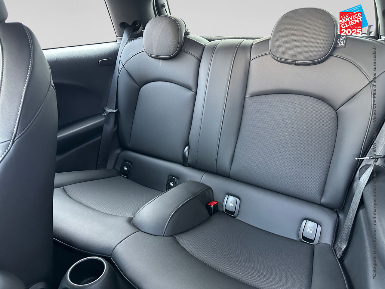 Véhicule d'occasion MINI MINI COOPER 136CH EDITION CAMDEN BVA7 SIEGES CHAUF/CUIR GPS chez Opel Saint-Dizier