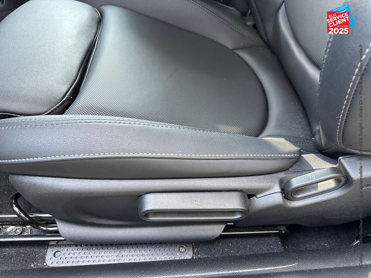 Véhicule d'occasion MINI MINI COOPER 136CH EDITION CAMDEN BVA7 SIEGES CHAUF/CUIR GPS chez Opel Saint-Dizier
