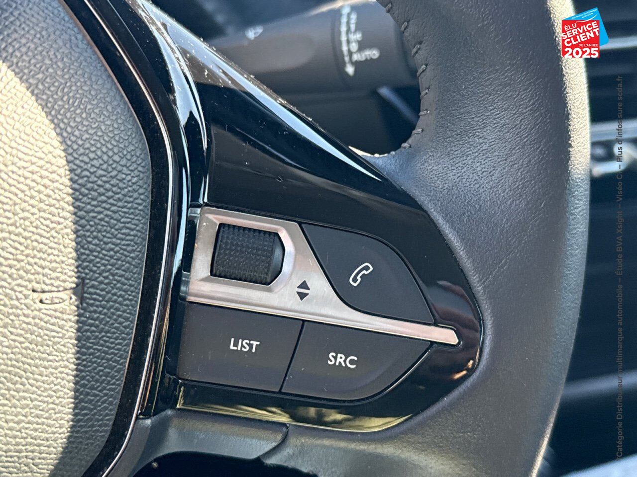 Véhicule d'occasion PEUGEOT 208 E-136CH ACTIVE chez Renault Saint-Louis