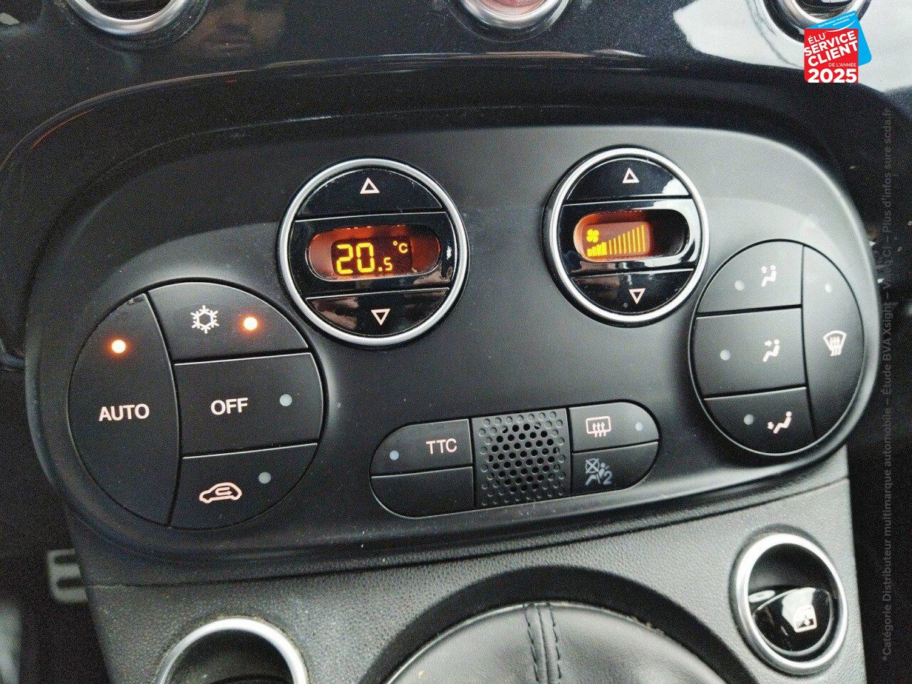 Véhicule d'occasion ABARTH 500C 1.4 TURBO T-JET 145CH 595 MY17 chez BMW Pontarlier