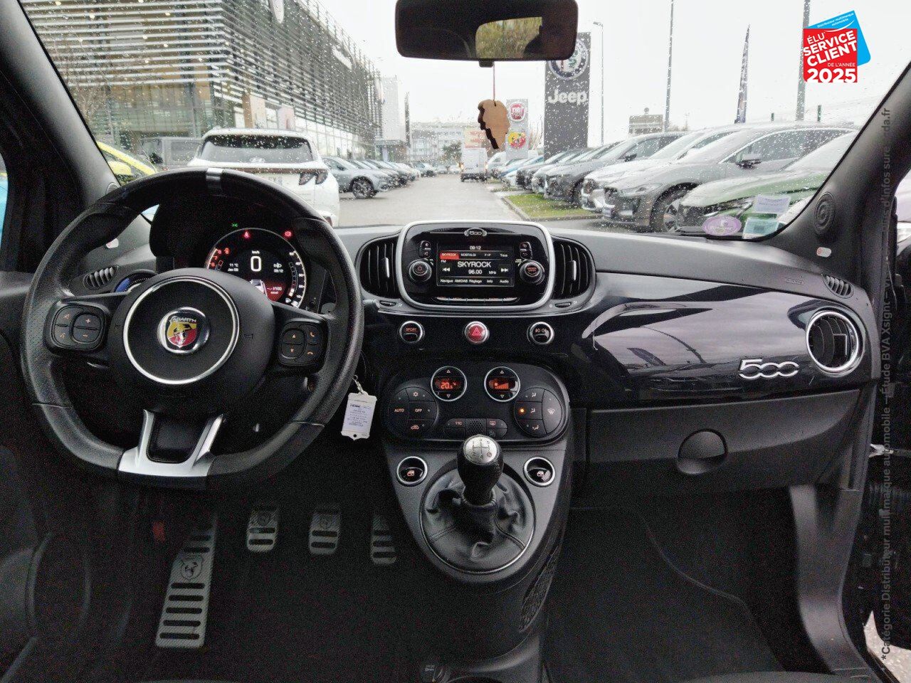 Véhicule d'occasion ABARTH 500C 1.4 TURBO T-JET 145CH 595 MY17 chez BMW Pontarlier