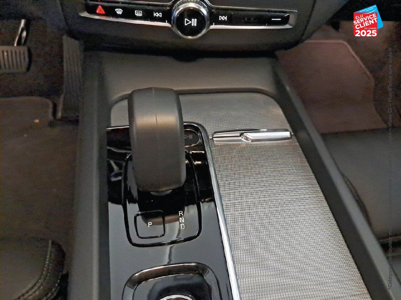 Véhicule d'occasion VOLVO XC60 T6 AWD 253 + 145CH PLUS STYLE DARK GEARTRONIC chez Volvo Epernay