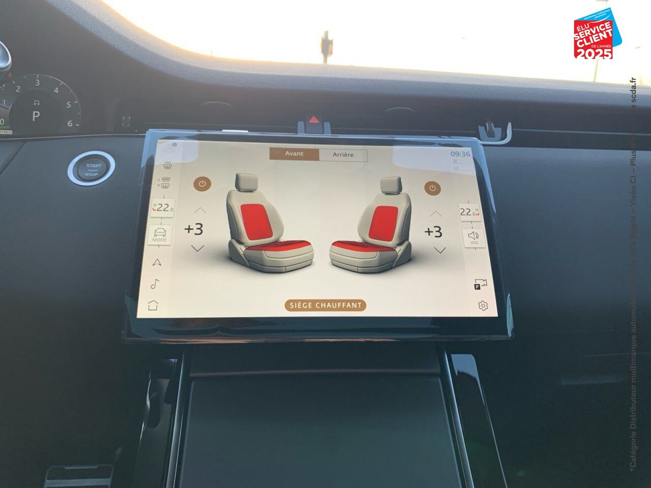 Véhicule d'occasion LAND-ROVER RANGE ROVER EVOQUE 1.5 P270E PHEV 269CH DYNAMIC SE chez Toyota Thionville