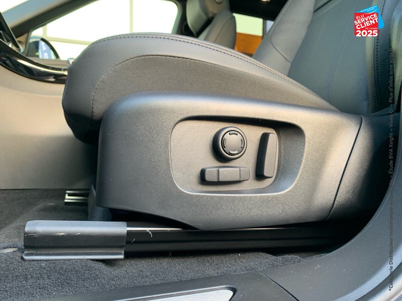 Véhicule d'occasion LAND-ROVER RANGE ROVER EVOQUE 1.5 P270E PHEV 269CH DYNAMIC SE chez Toyota Thionville