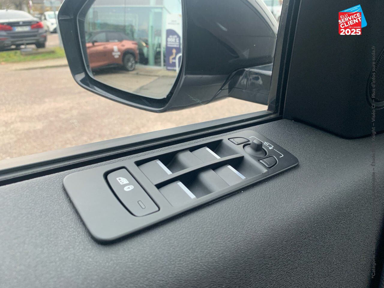 Véhicule neuf LAND-ROVER DISCOVERY SPORT 1.5 P300E 309CH DYNAMIC SE chez Land Rover Metz