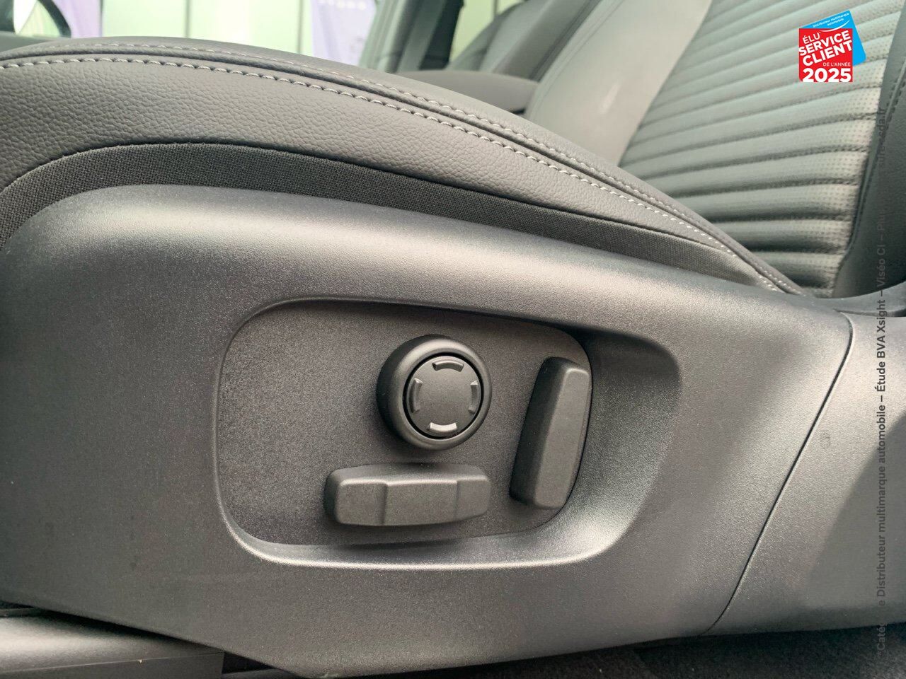 Véhicule neuf LAND-ROVER DISCOVERY SPORT 1.5 P300E 309CH DYNAMIC SE chez Land Rover Metz