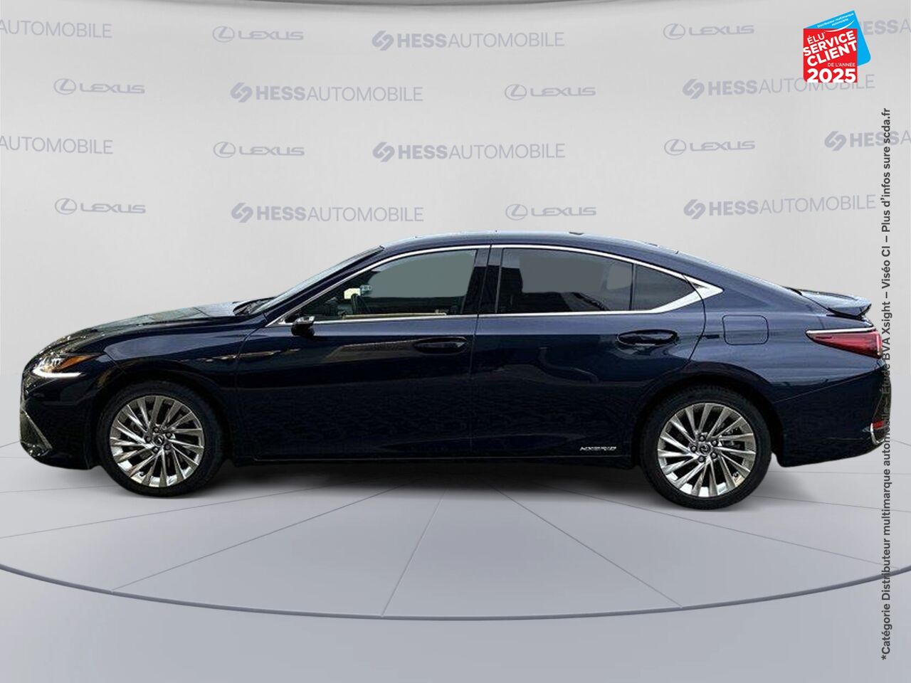 Véhicule d'occasion LEXUS ES 300H EXECUTIVE MY21 SIEGCHAUF/VENTIL/CUIR VOLANT CHAUF GPS HUD chez BMW Pontarlier