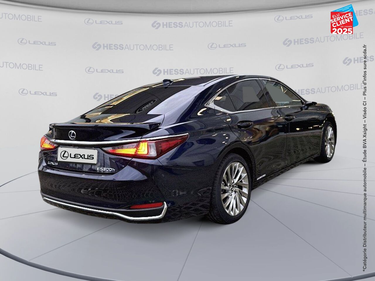 Véhicule d'occasion LEXUS ES 300H EXECUTIVE MY21 SIEGCHAUF/VENTIL/CUIR VOLANT CHAUF GPS HUD chez BMW Pontarlier