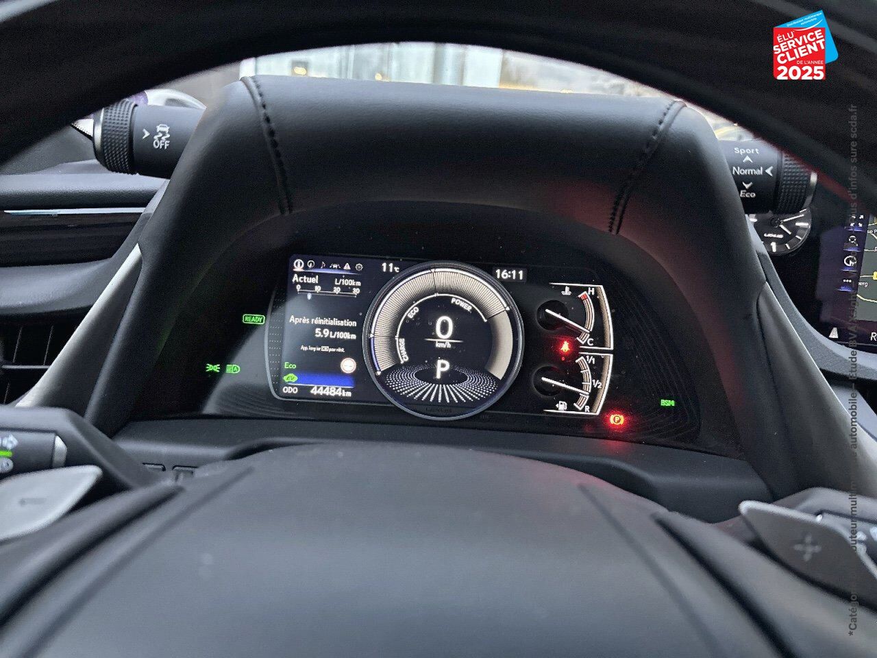 Véhicule d'occasion LEXUS ES 300H EXECUTIVE MY21 SIEGCHAUF/VENTIL/CUIR VOLANT CHAUF GPS HUD chez BMW Pontarlier