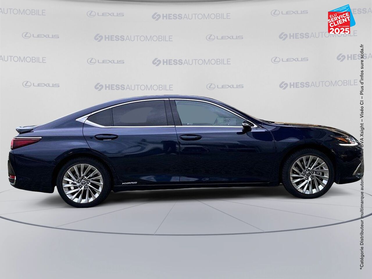 Véhicule d'occasion LEXUS ES 300H EXECUTIVE MY21 SIEGCHAUF/VENTIL/CUIR VOLANT CHAUF GPS HUD chez BMW Pontarlier