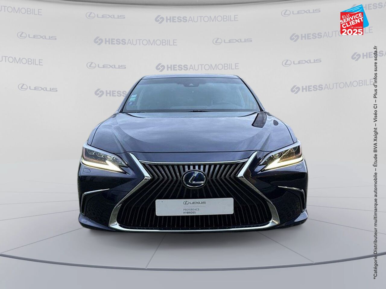 Véhicule d'occasion LEXUS ES 300H EXECUTIVE MY21 SIEGCHAUF/VENTIL/CUIR VOLANT CHAUF GPS HUD chez BMW Pontarlier