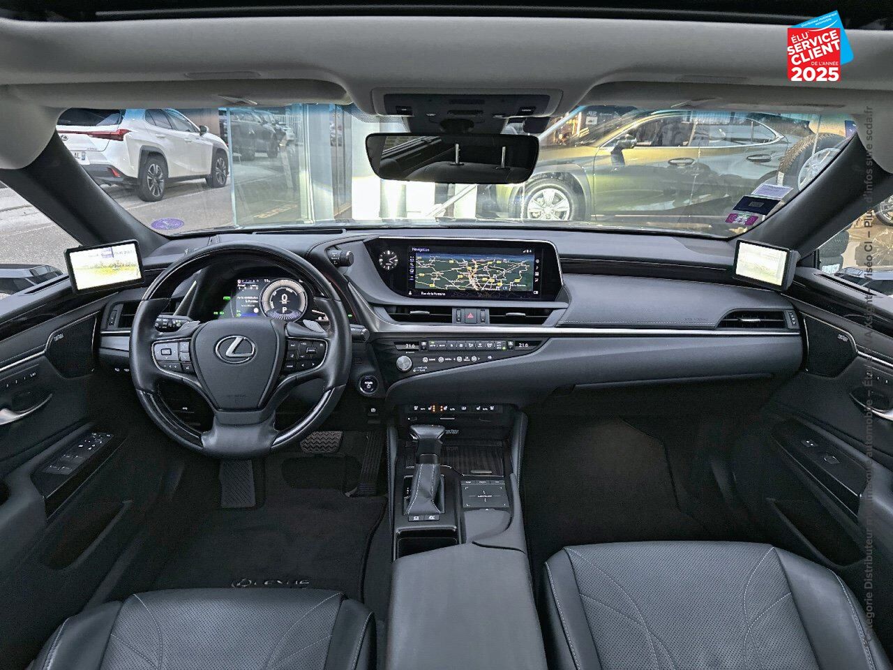 Véhicule d'occasion LEXUS ES 300H EXECUTIVE MY21 SIEGCHAUF/VENTIL/CUIR VOLANT CHAUF GPS HUD chez BMW Pontarlier