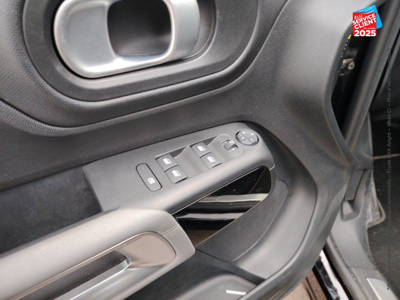 Véhicule d'occasion CITROEN C5 AIRCROSS HYBRID 225CH SHINE PACK E-EAT8 chez Renault Saint-Louis
