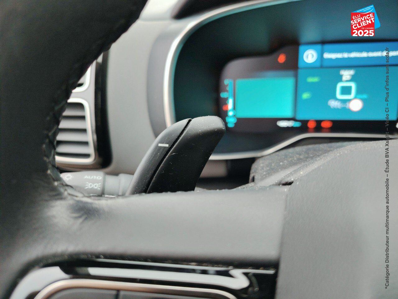 Véhicule d'occasion CITROEN C5 AIRCROSS HYBRID 225CH SHINE PACK E-EAT8 chez Renault Saint-Louis