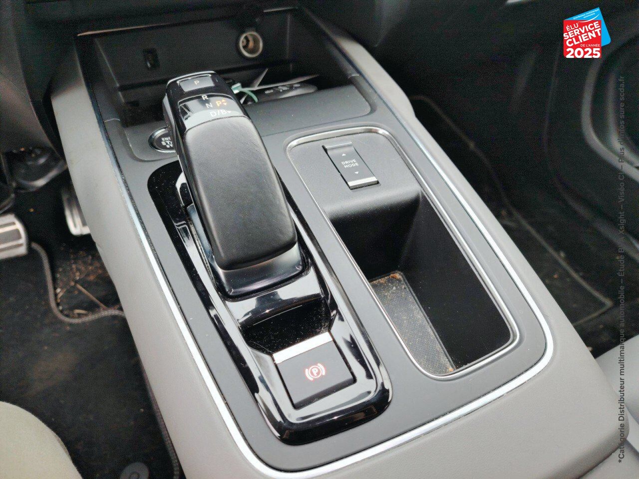 Véhicule d'occasion CITROEN C5 AIRCROSS HYBRID 225CH SHINE PACK E-EAT8 chez Renault Saint-Louis