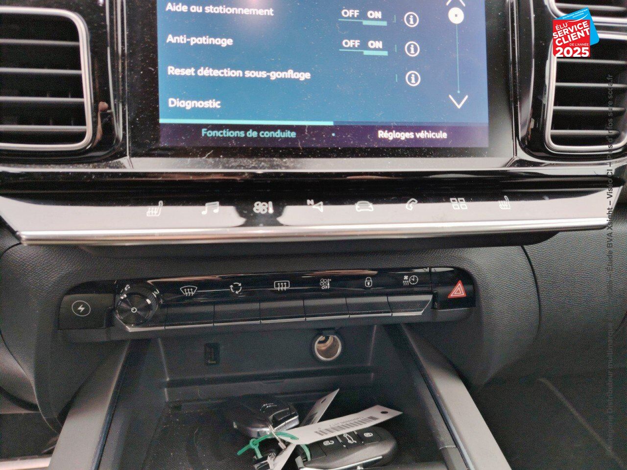 Véhicule d'occasion CITROEN C5 AIRCROSS HYBRID 225CH SHINE PACK E-EAT8 chez Renault Saint-Louis