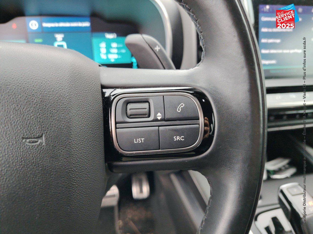 Véhicule d'occasion CITROEN C5 AIRCROSS HYBRID 225CH SHINE PACK E-EAT8 chez Renault Saint-Louis