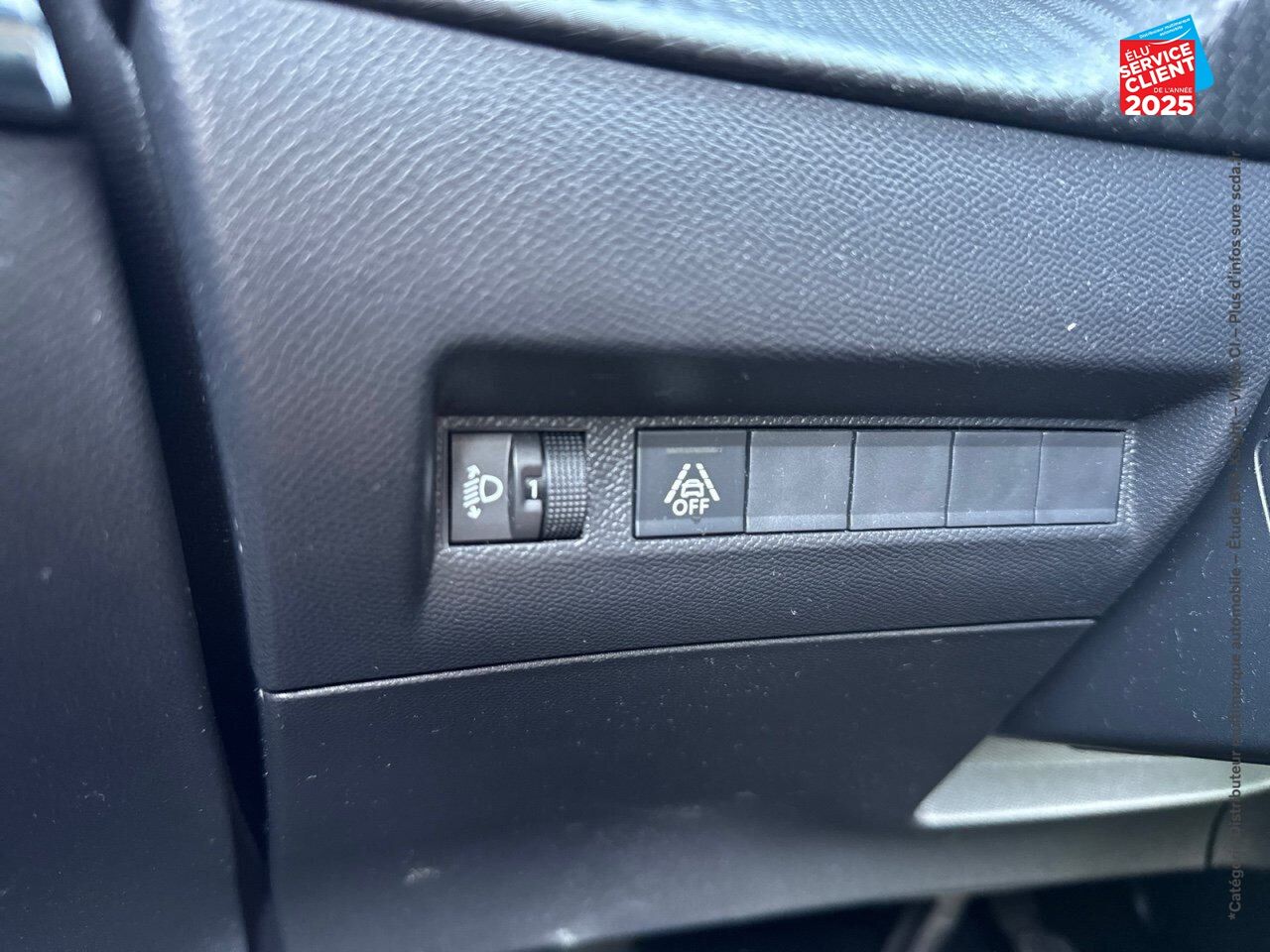 Véhicule d'occasion PEUGEOT 208 E-208 136CH ACTIVE chez Renault Colmar
