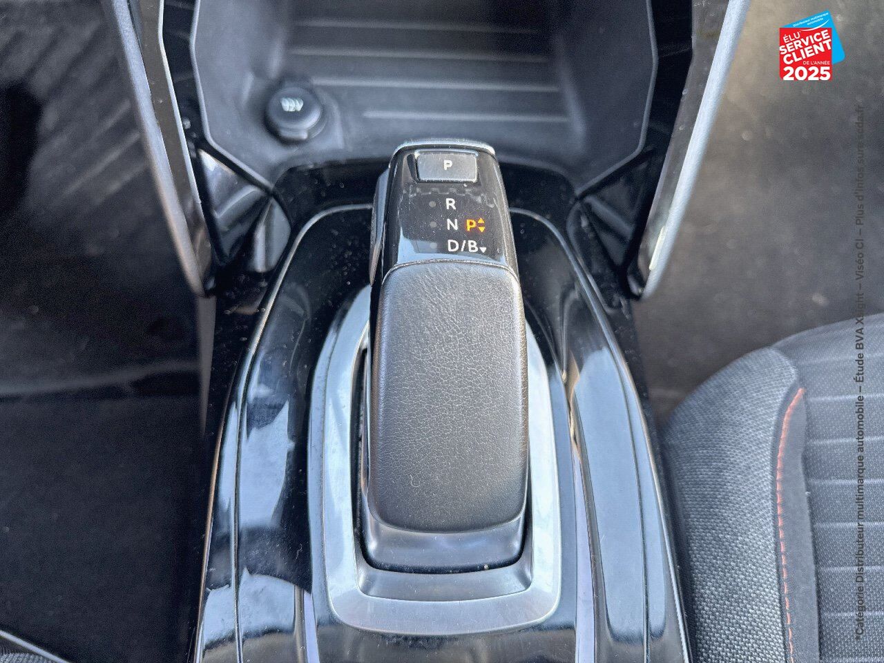 Véhicule d'occasion PEUGEOT 208 E-208 136CH ACTIVE chez Renault Colmar